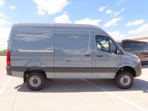 2025 Mercedes-Benz Sprinter 2500 Standard Roof