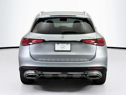 2026 Mercedes-Benz GLC 300 4MATIC