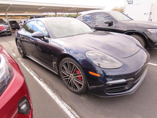 2019 Porsche Panamera GTS