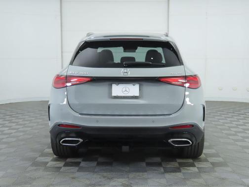 2026 Mercedes-Benz GLC 300 4MATIC