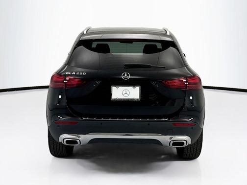 Night Black 2026 Mercedes-Benz GLA 250 4MATIC