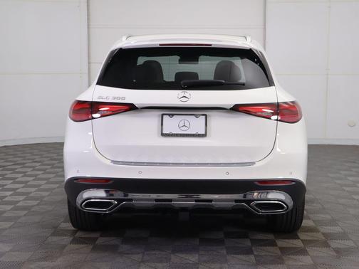 2026 Mercedes-Benz GLC 300 Base