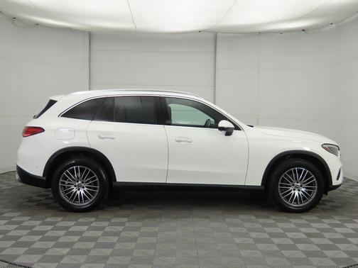 2025 Mercedes-Benz GLC 300 Base