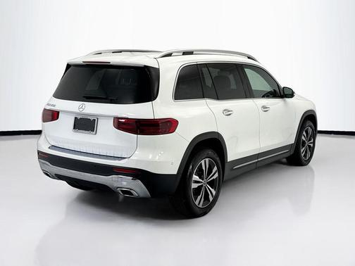 Polar White 2026 Mercedes-Benz GLB 250 Base