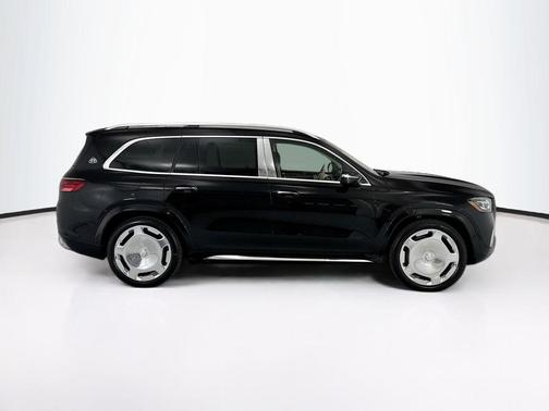 Obsidian Black Metallic 2026 Mercedes-Benz Maybach GLS 600 4MATIC