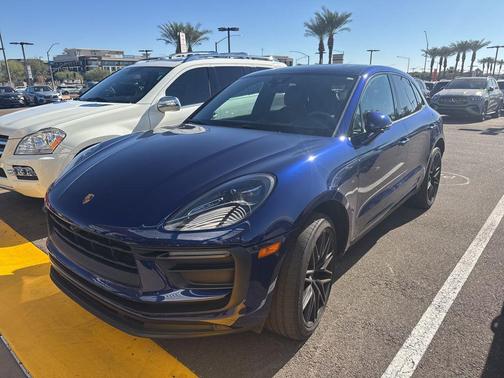 2022 Porsche Macan Base