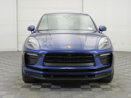 2022 Porsche Macan Base