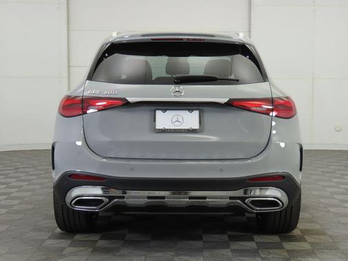 2025 Mercedes-Benz GLC 300 Base