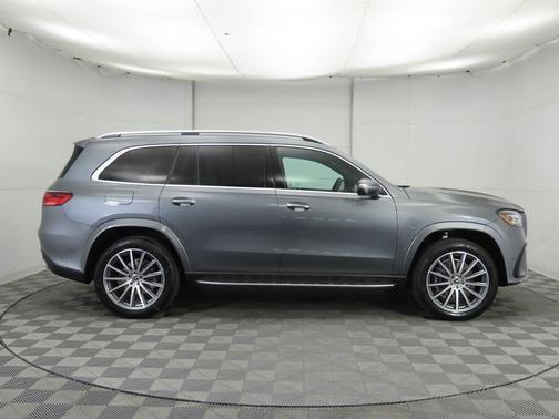 2025 Mercedes-Benz GLS 580 4MATIC