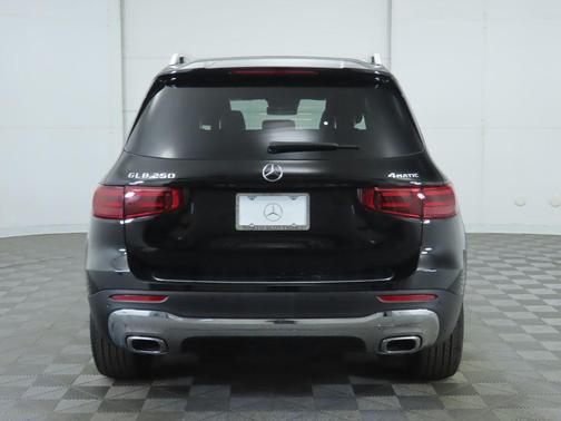 2025 Mercedes-Benz GLB 250 4MATIC