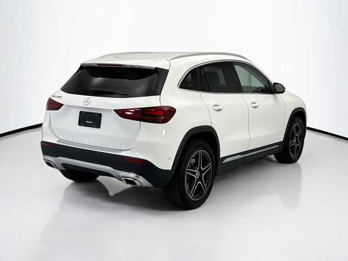 Polar White 2026 Mercedes-Benz GLA 250 4MATIC