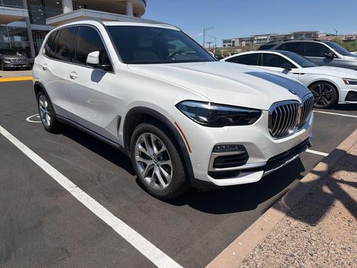 Mineral White Metallic 2021 BMW X5 xDrive40i