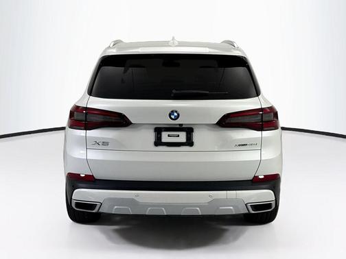Mineral White Metallic 2021 BMW X5 xDrive40i