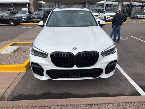 2022 BMW X5 M50i