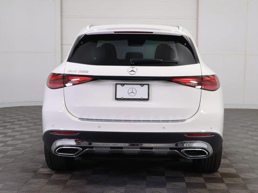 2026 Mercedes-Benz GLC 300 Base