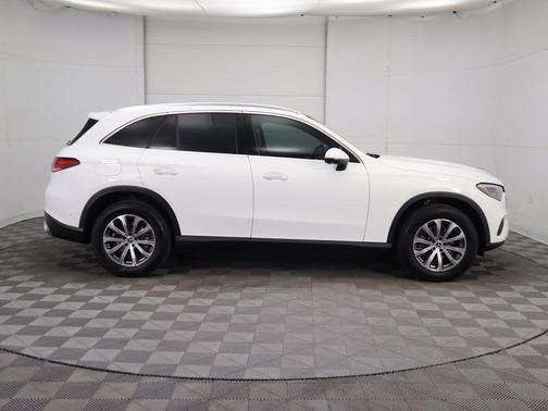 2026 Mercedes-Benz GLC 300 Base