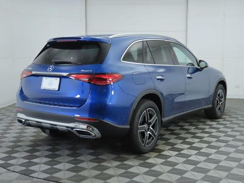 2026 Mercedes-Benz GLC 300 4MATIC