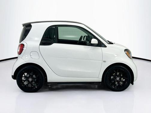 White 2019 smart EQ ForTwo prime