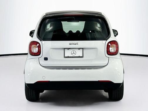White 2019 smart EQ ForTwo prime