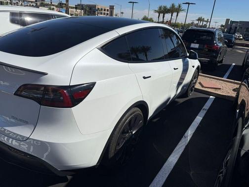 Pearl White Multi-Coat 2023 Tesla Model Y Performance Dual Motor All-Wheel Drive
