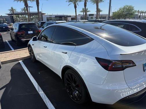 Pearl White Multi-Coat 2023 Tesla Model Y Performance Dual Motor All-Wheel Drive