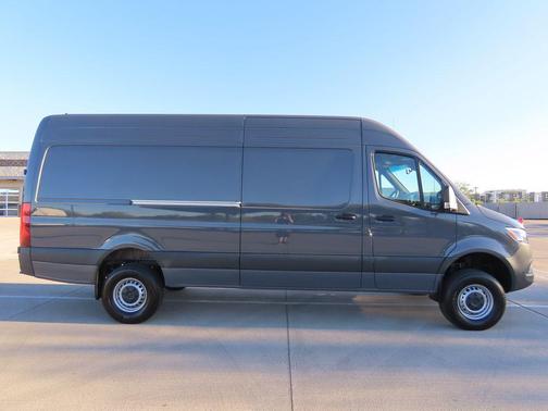 2025 Mercedes-Benz Sprinter 2500 High Roof