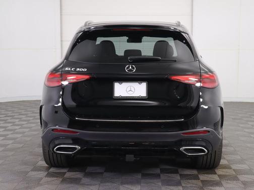 2026 Mercedes-Benz GLC 300 Base