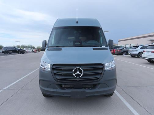 2025 Mercedes-Benz Sprinter 2500 Standard Roof