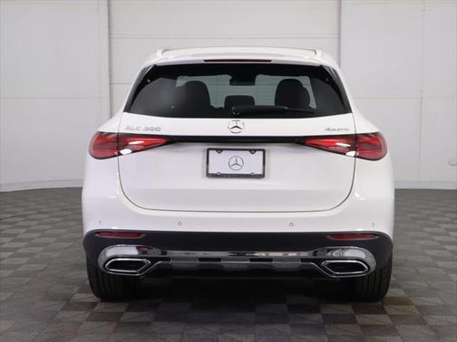 2026 Mercedes-Benz GLC 300 4MATIC