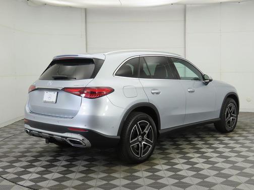 2026 Mercedes-Benz GLC 300 4MATIC