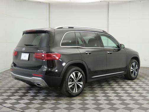 2025 Mercedes-Benz GLB 250 4MATIC