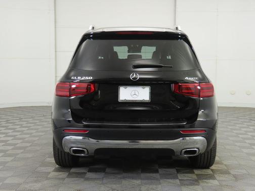 2025 Mercedes-Benz GLB 250 4MATIC