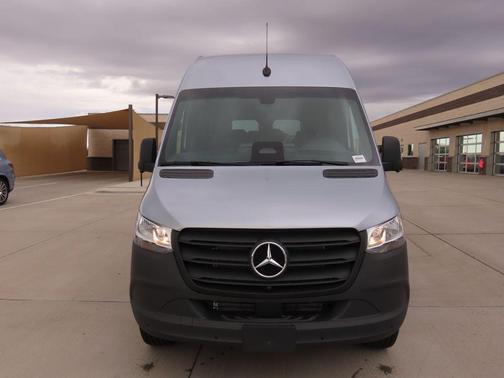 2025 Mercedes-Benz Sprinter 2500 Standard Roof