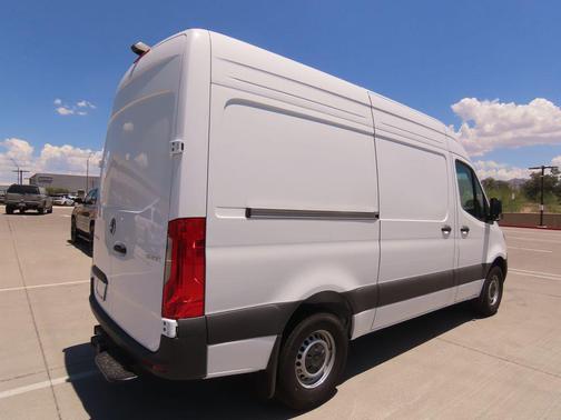 2025 Mercedes-Benz Sprinter 2500 Standard Roof