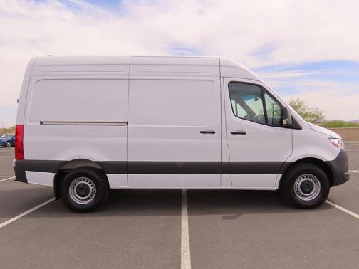 2025 Mercedes-Benz Sprinter 2500 Standard Roof