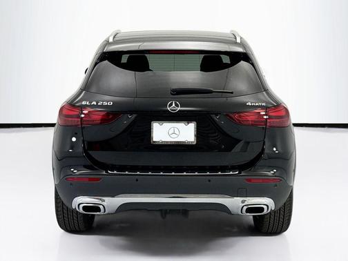 Night Black 2026 Mercedes-Benz GLA 250 4MATIC