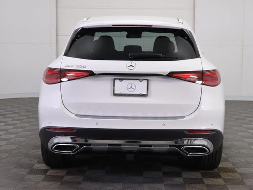 2026 Mercedes-Benz GLC 300 Base