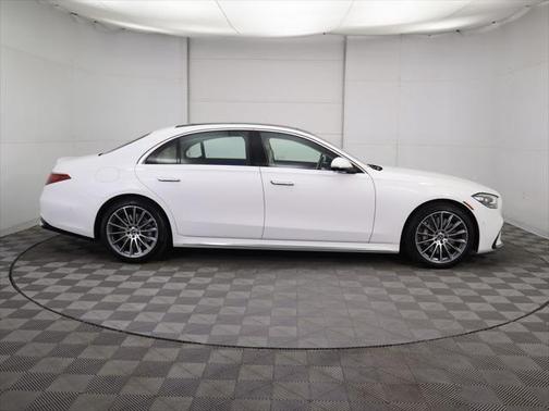 MANUFAKTUR Moonlight White Metallic 2026 Mercedes-Benz S-Class S 580 4MATIC