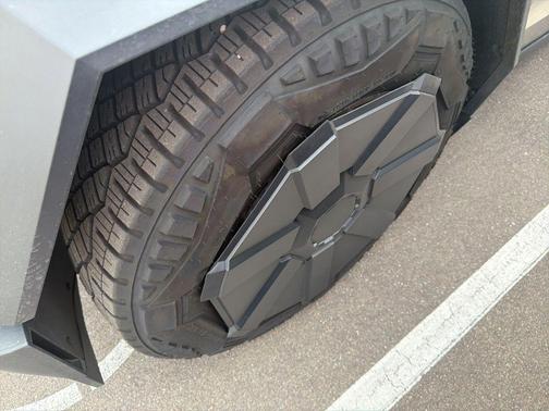 2024 Tesla Cybertruck All-Wheel Drive