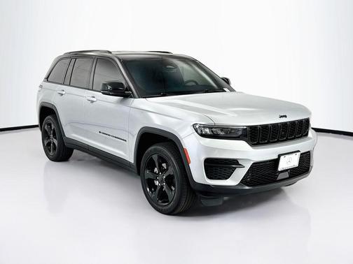 Silver 2023 Jeep Grand Cherokee Altitude X