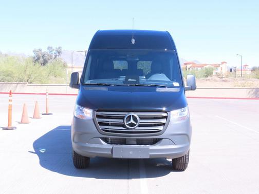 2025 Mercedes-Benz Sprinter 2500 Standard Roof