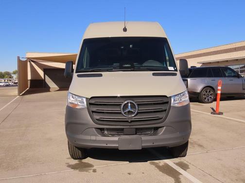 2025 Mercedes-Benz Sprinter 2500 High Roof