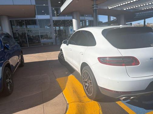 Black 2017 Porsche Macan Macan
