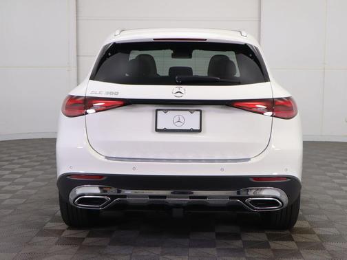 2026 Mercedes-Benz GLC 300 Base