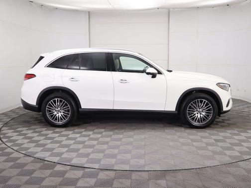 2026 Mercedes-Benz GLC 300 4MATIC