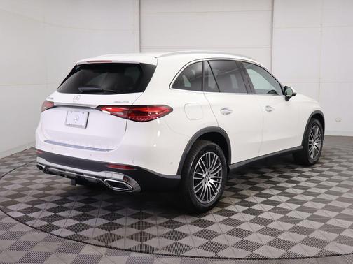 2026 Mercedes-Benz GLC 300 4MATIC