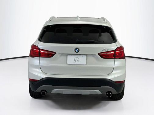 Mineral White Metallic 2018 BMW X1 sDrive28i