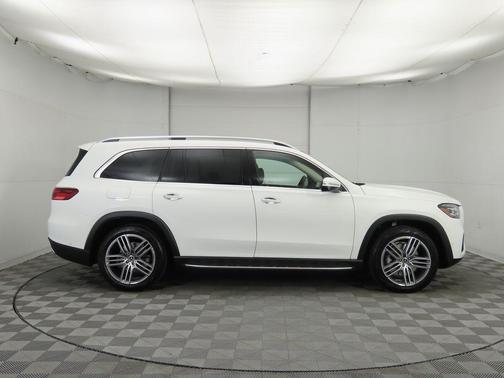 2026 Mercedes-Benz GLS 450 4MATIC