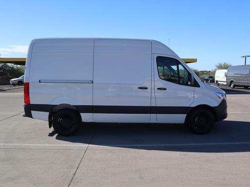 2025 Mercedes-Benz Sprinter 2500 Standard Roof