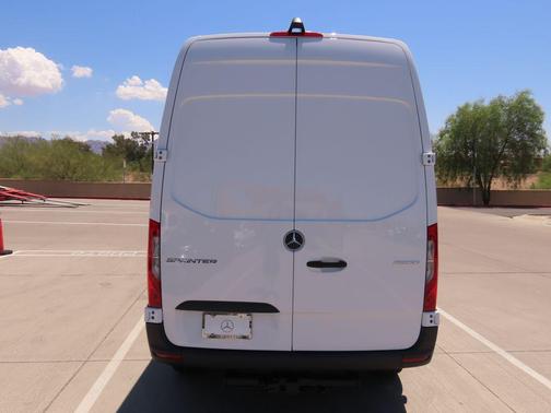 2025 Mercedes-Benz Sprinter 2500 Standard Roof